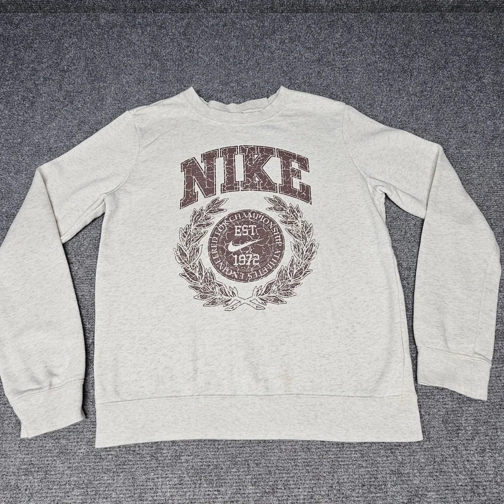Nike Women's Sportswear Club Crewneck Fleece Sweatshirt Medium
